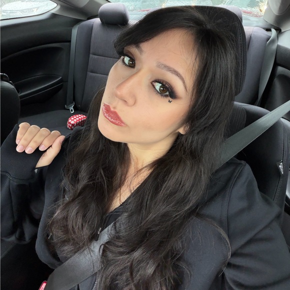 parisamazloom
